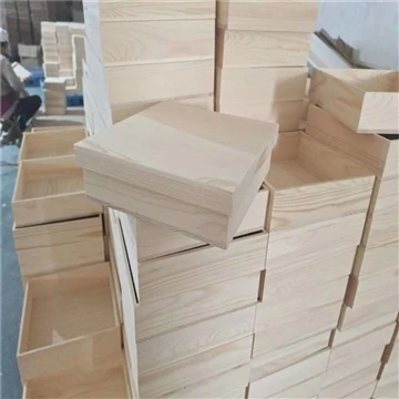ترک در کف چوب جامد